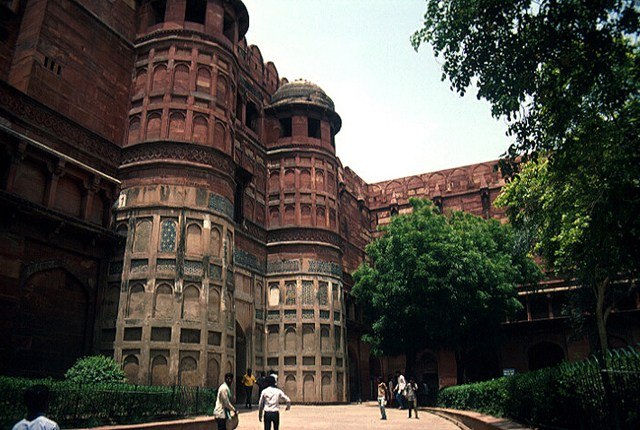 Click here for a closeup of the Amar Singh Gate