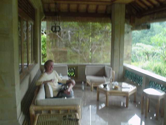 Tracy on the veranda:
                Click for a (fuzzy) larger image
