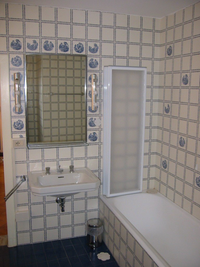The tiled bathroom